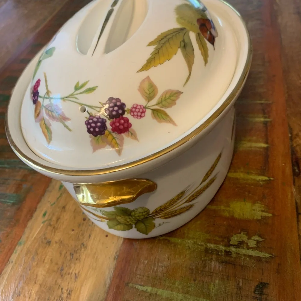 Royal Worcester Evesham Gold Fruit Cover Casserole soup tureen fall thanksgiving